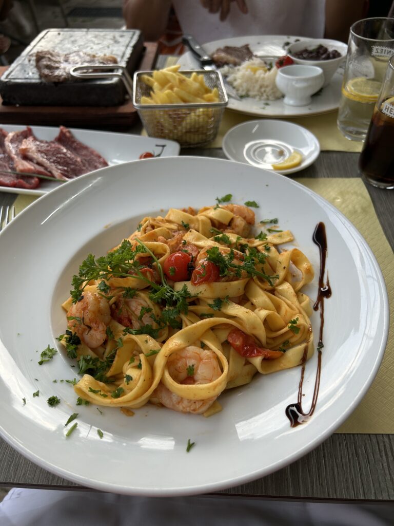 Nous allons manger des pâtes...